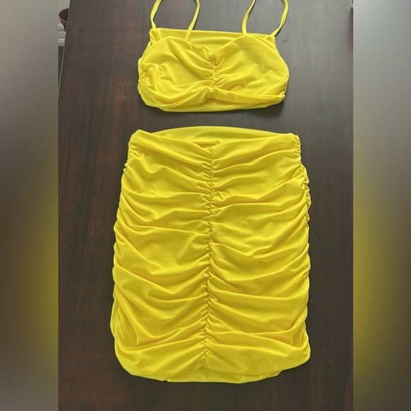 Sexy Neon Yellow 2 Pc Crop Top and Ruched Mini Skirt Set Size S - Picture 9 of 10